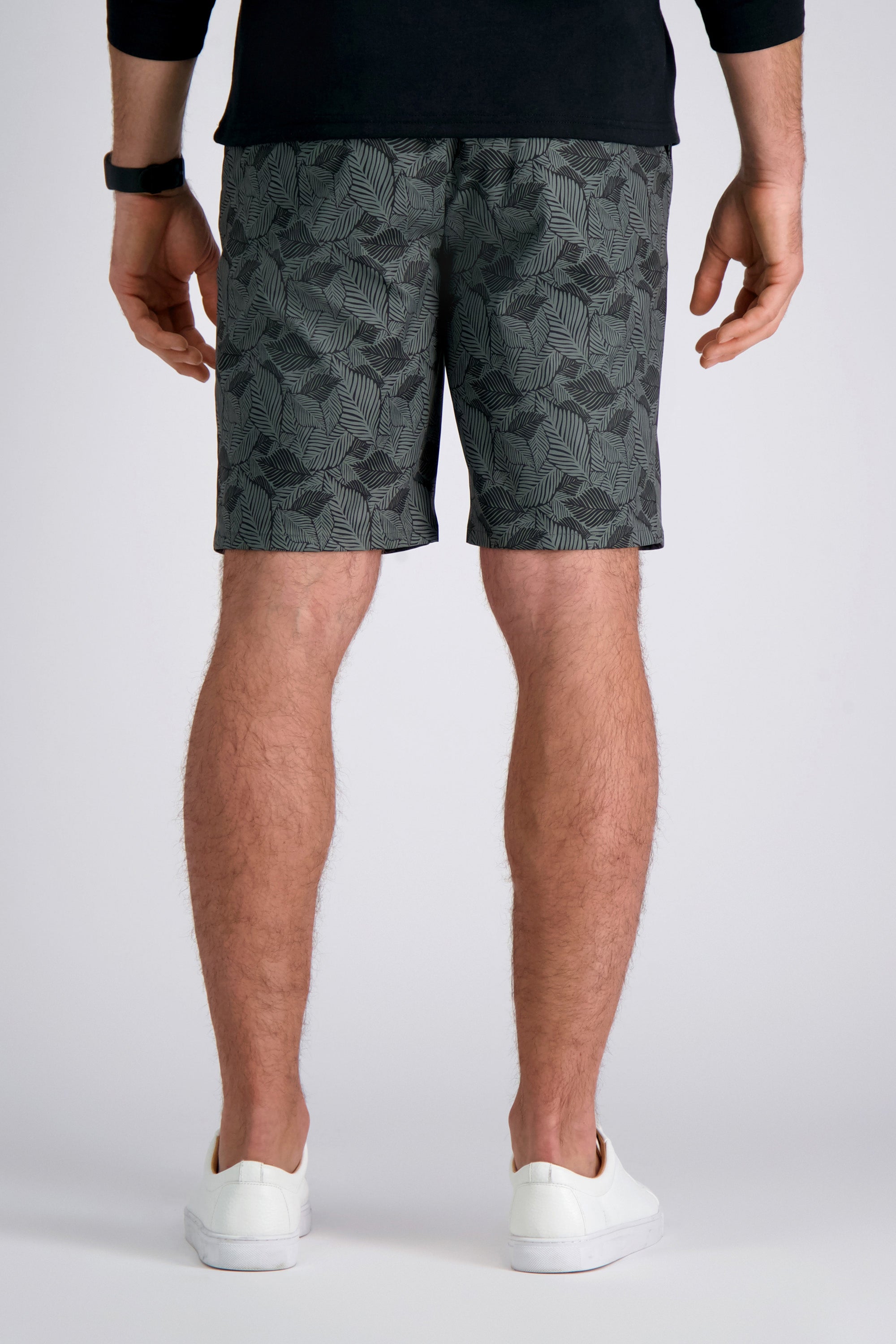 The Active Series™ Hybrid Leaves Print 9.5-inch Short - Haggar.com