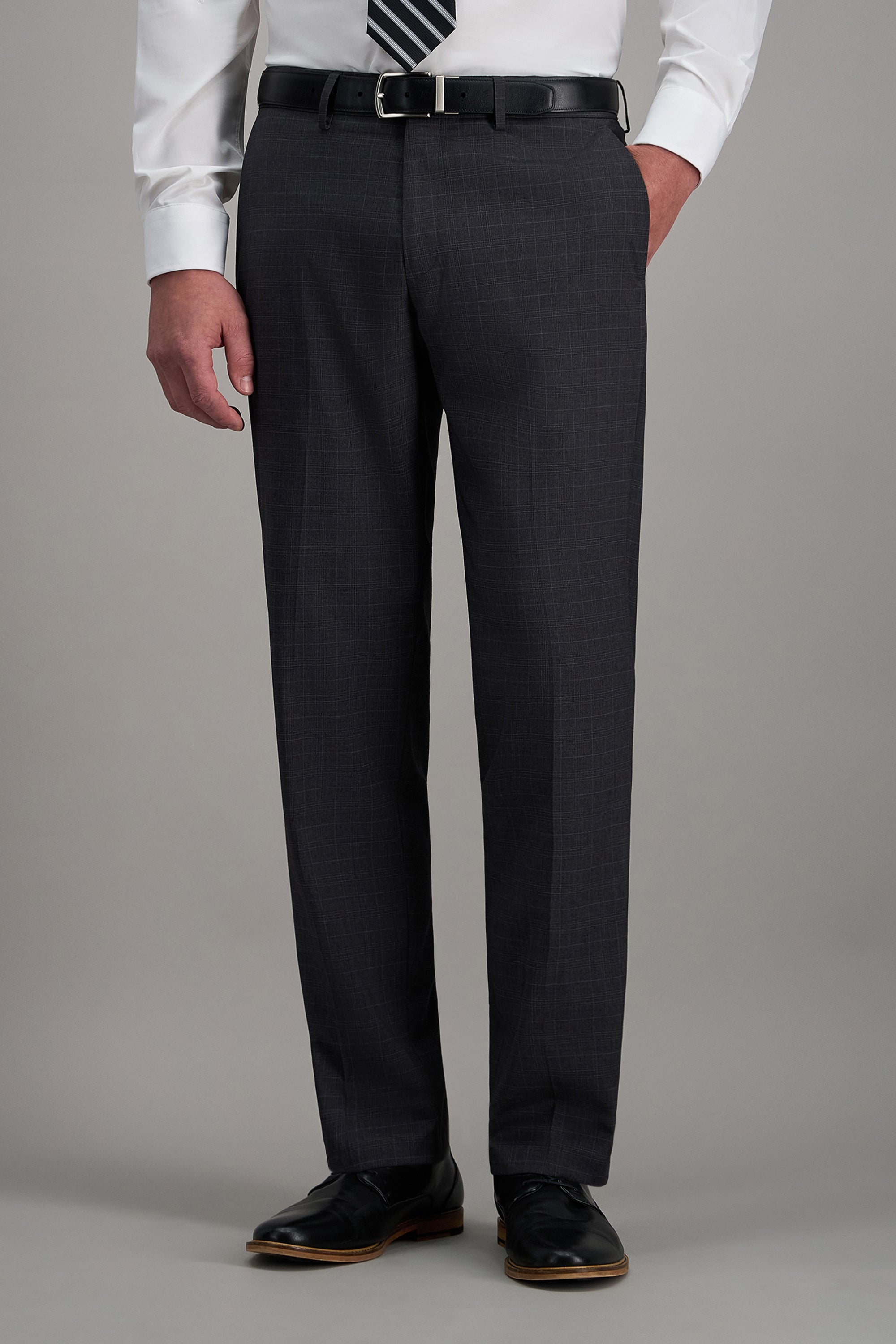 Haggar Pro Football Hall of Fame suit pant in classic style, tailored fit, dark fabric, suitable for formal occasions.#color_med grey