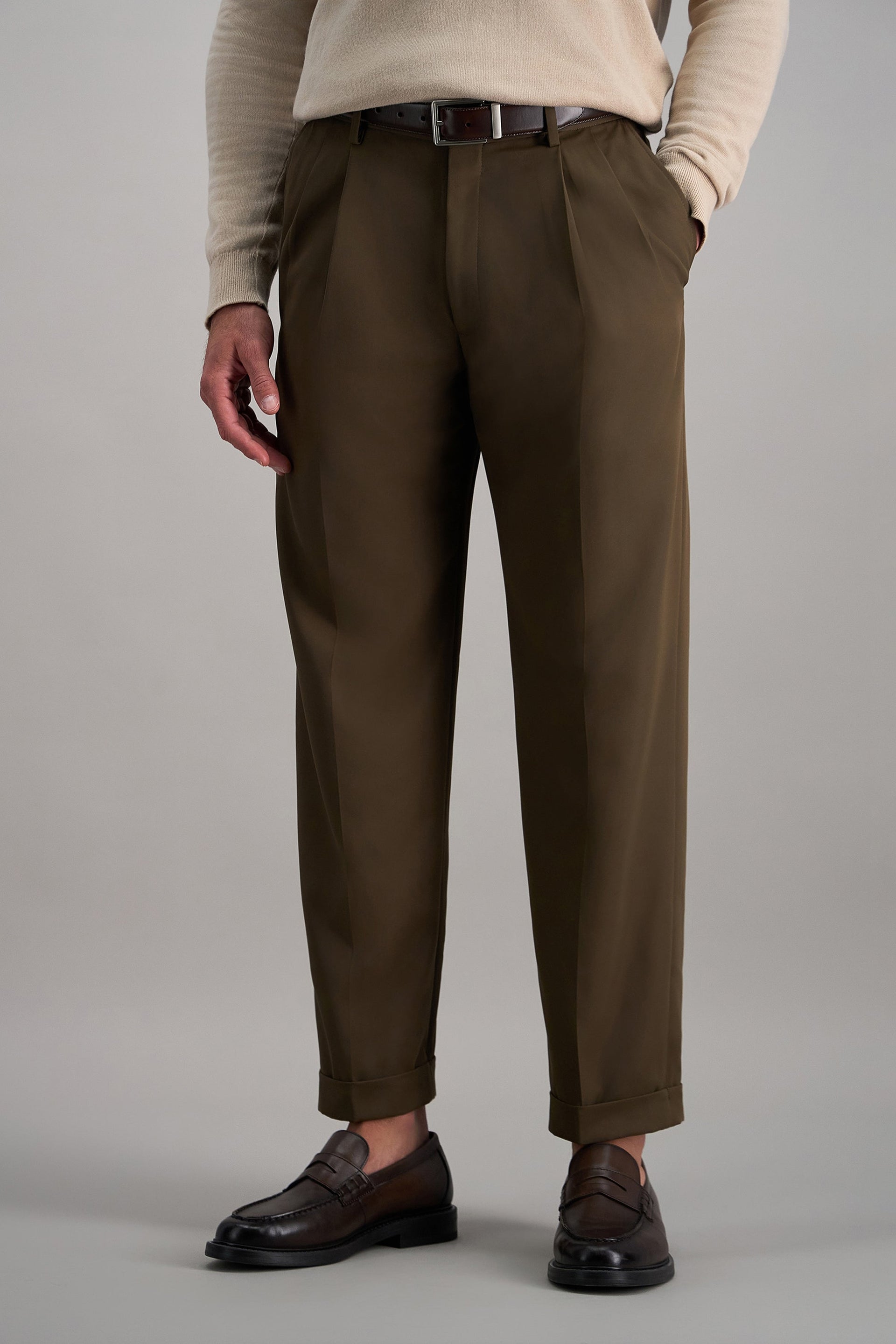 men's no iron dress pant olive color classic fit Green Pants 3% elastane Belt loops Dry clean only Haggar Mynx Gabardine Dress Pants,