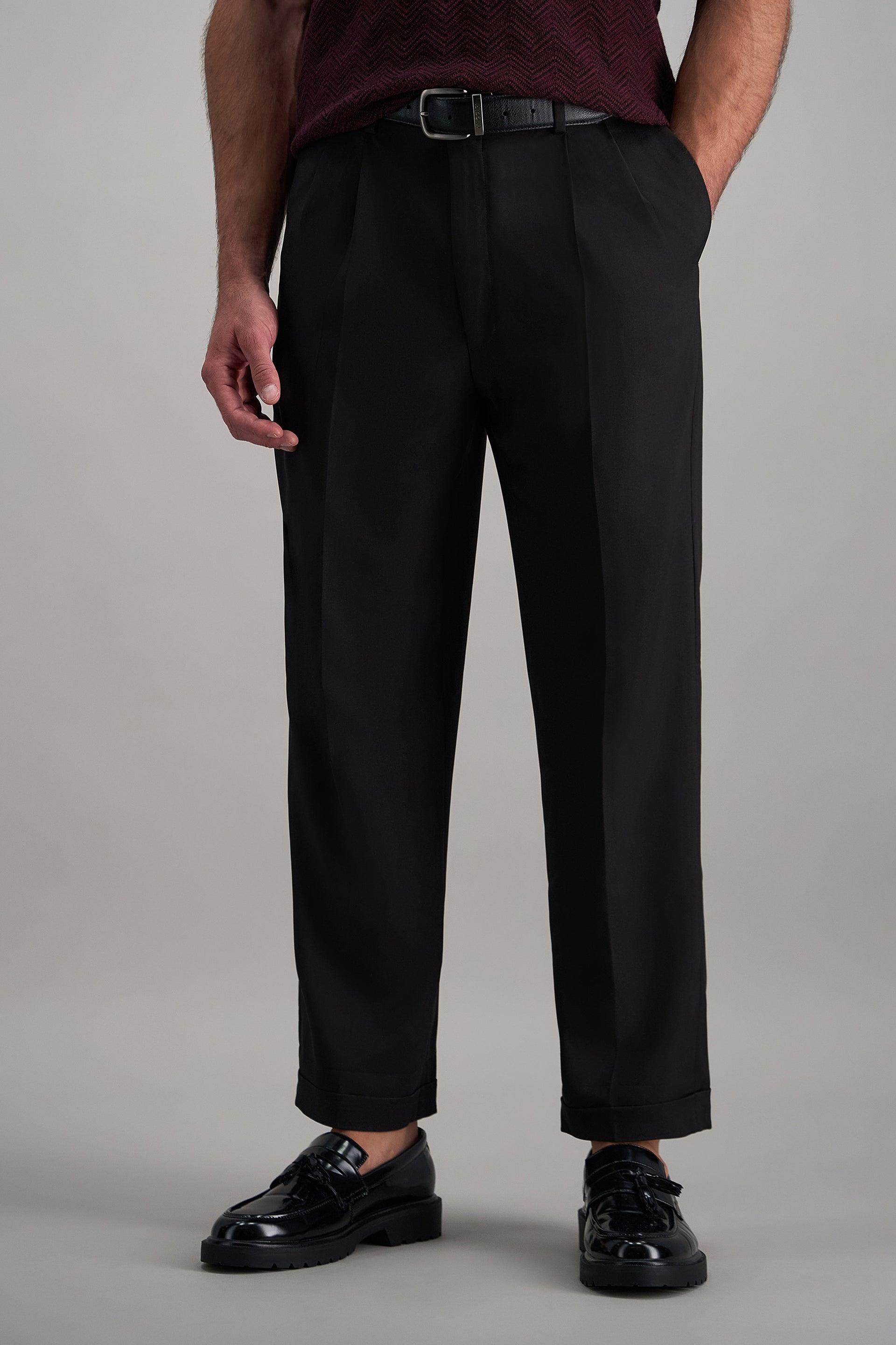 Haggar Premium Comfort Dress Pants, Pleated Front in Black