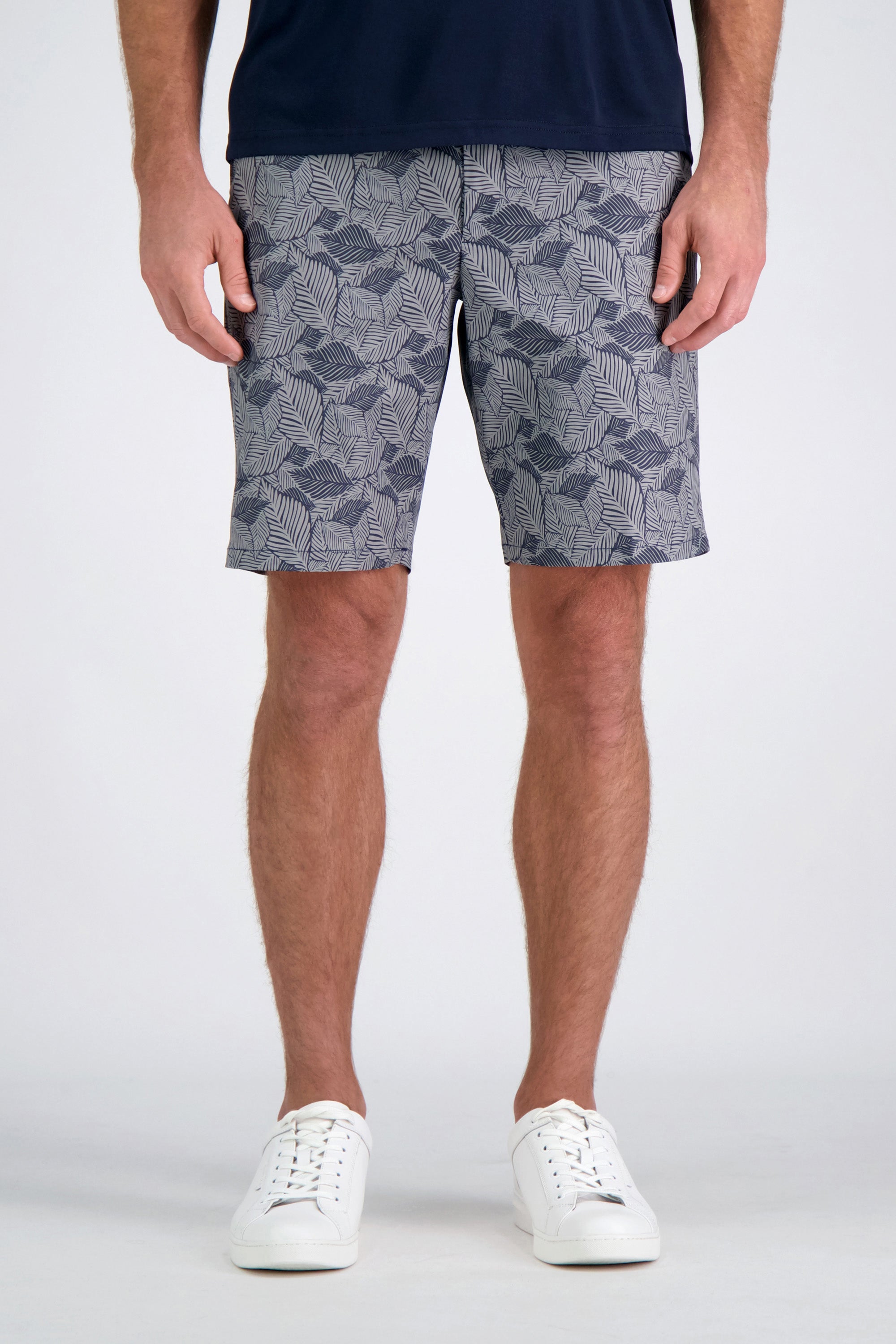 The Active Series™ Hybrid Leaves Print 9.5-inch Short - Haggar.com