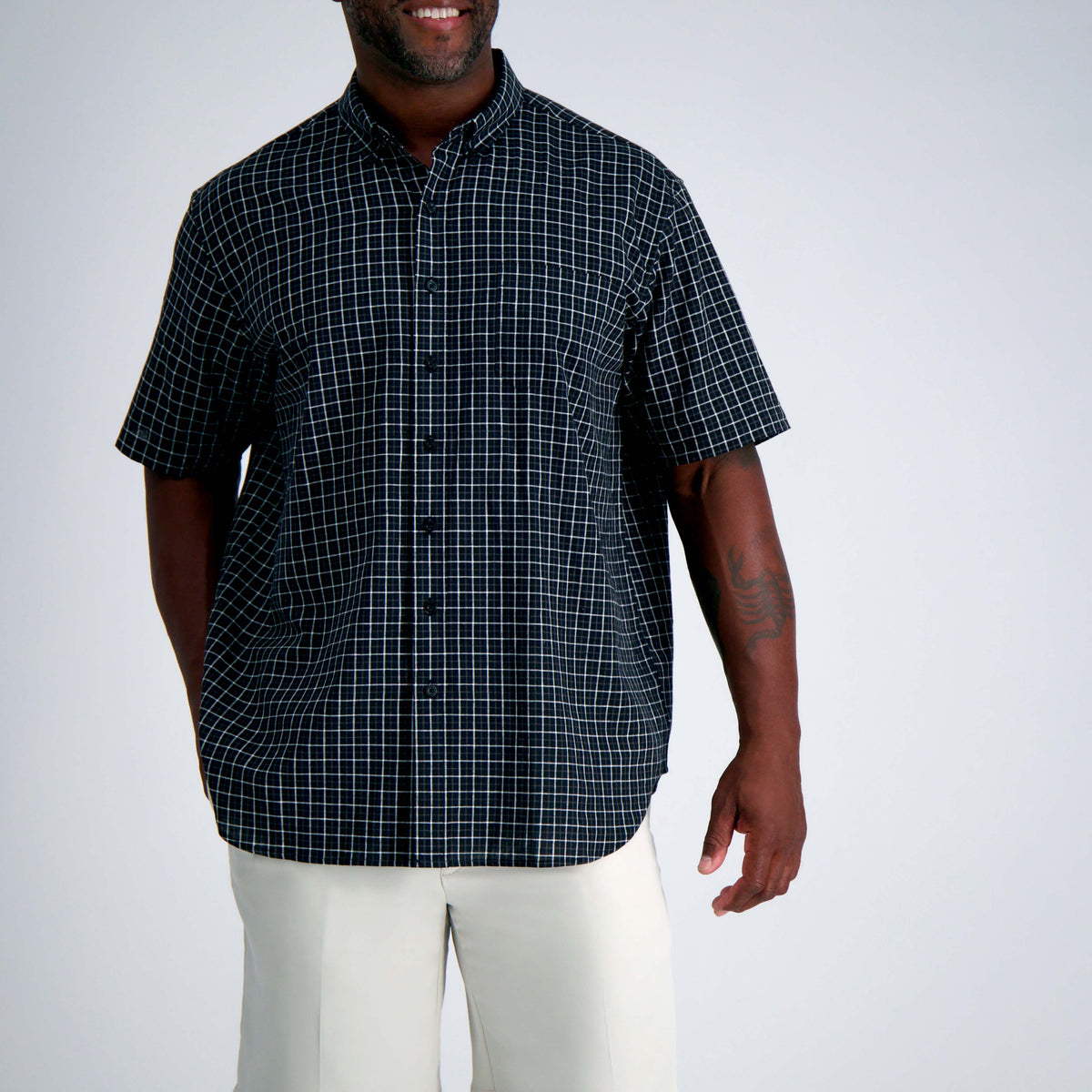 Haggar Big & Tall Short Sleeve Button-Down Linen Shirt in Black