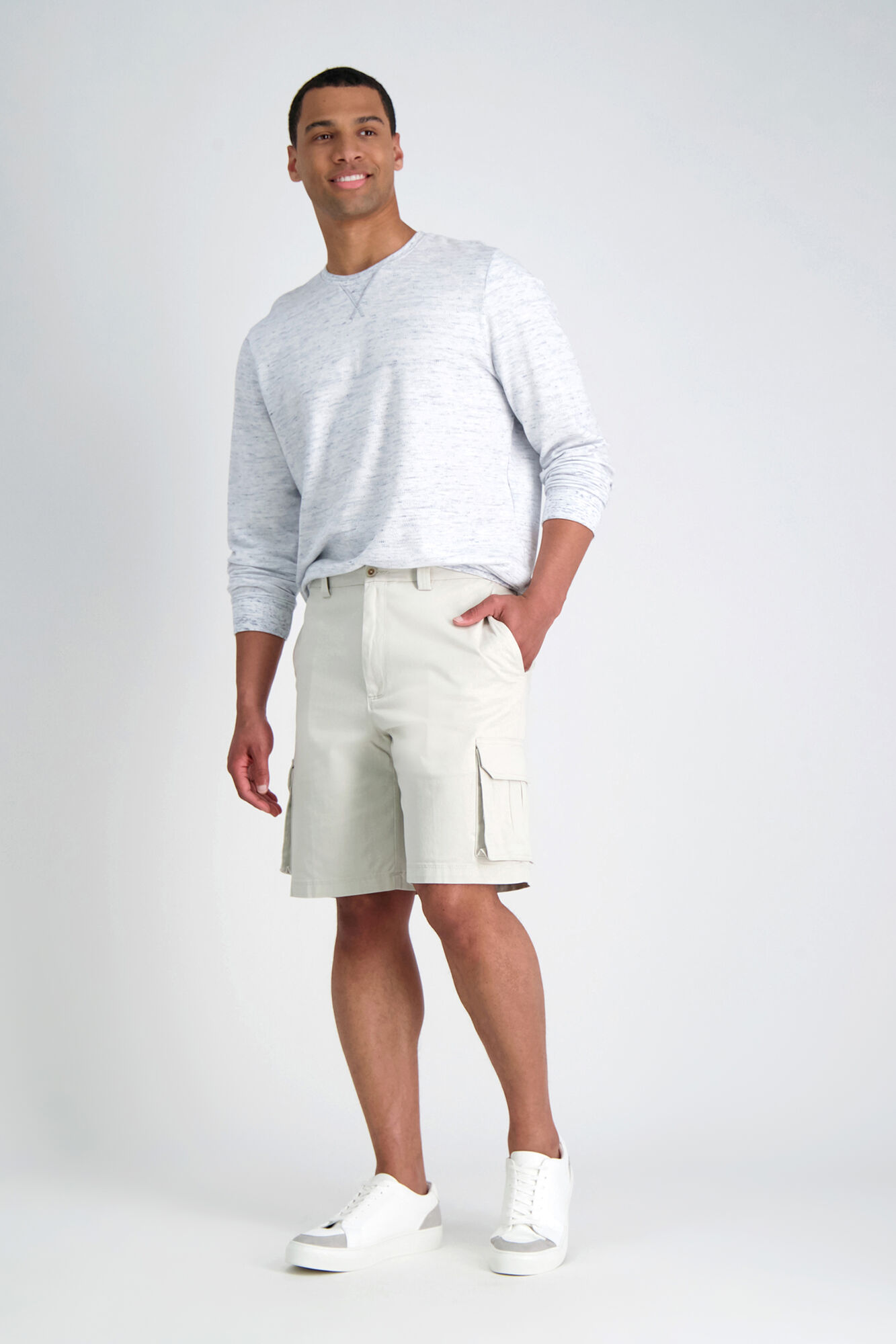 Haggar Stretch Cargo Short With Tech Pocket Putty (HS00210 Clothing Shorts) photo