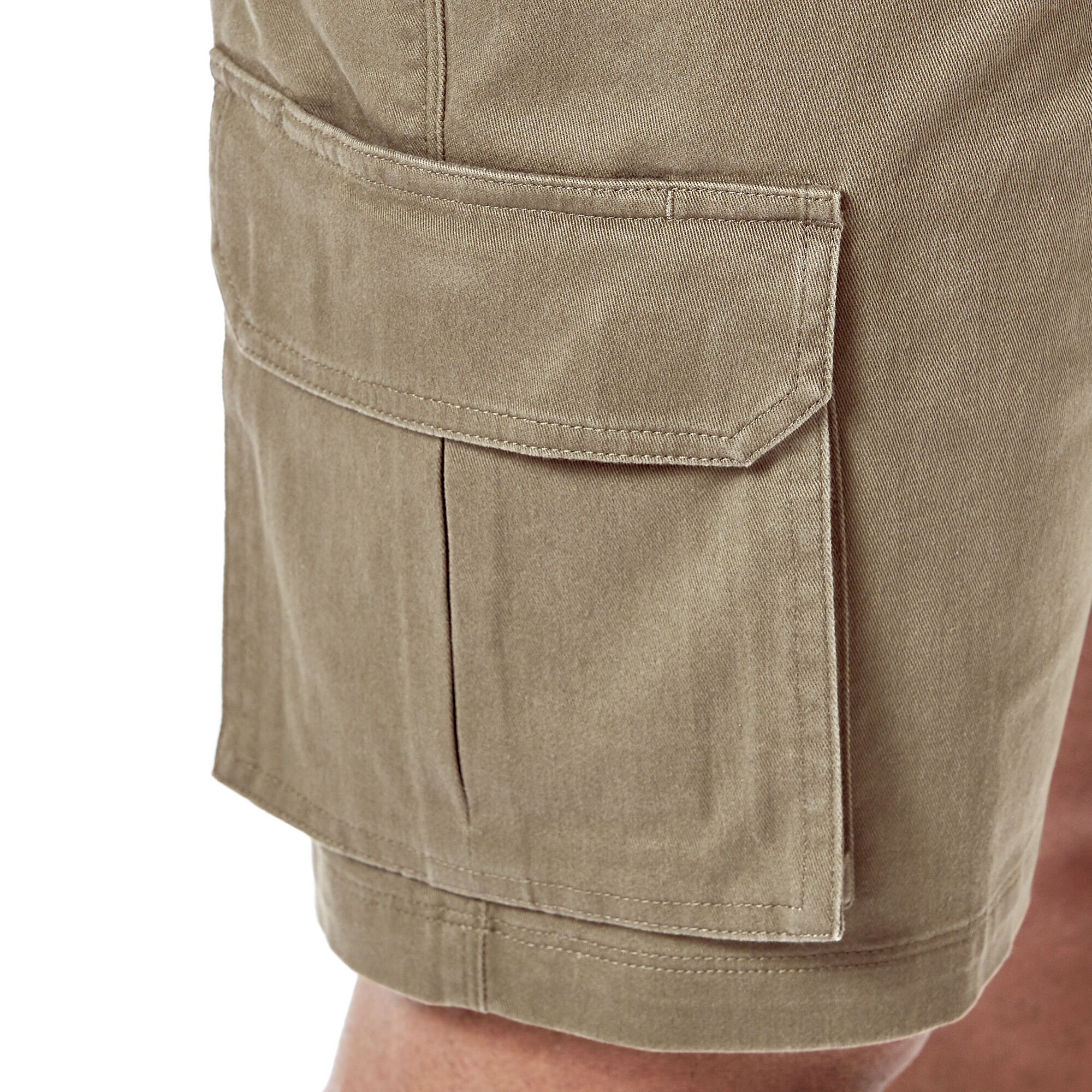 Wrangler cargo shorts with clearance tech pocket