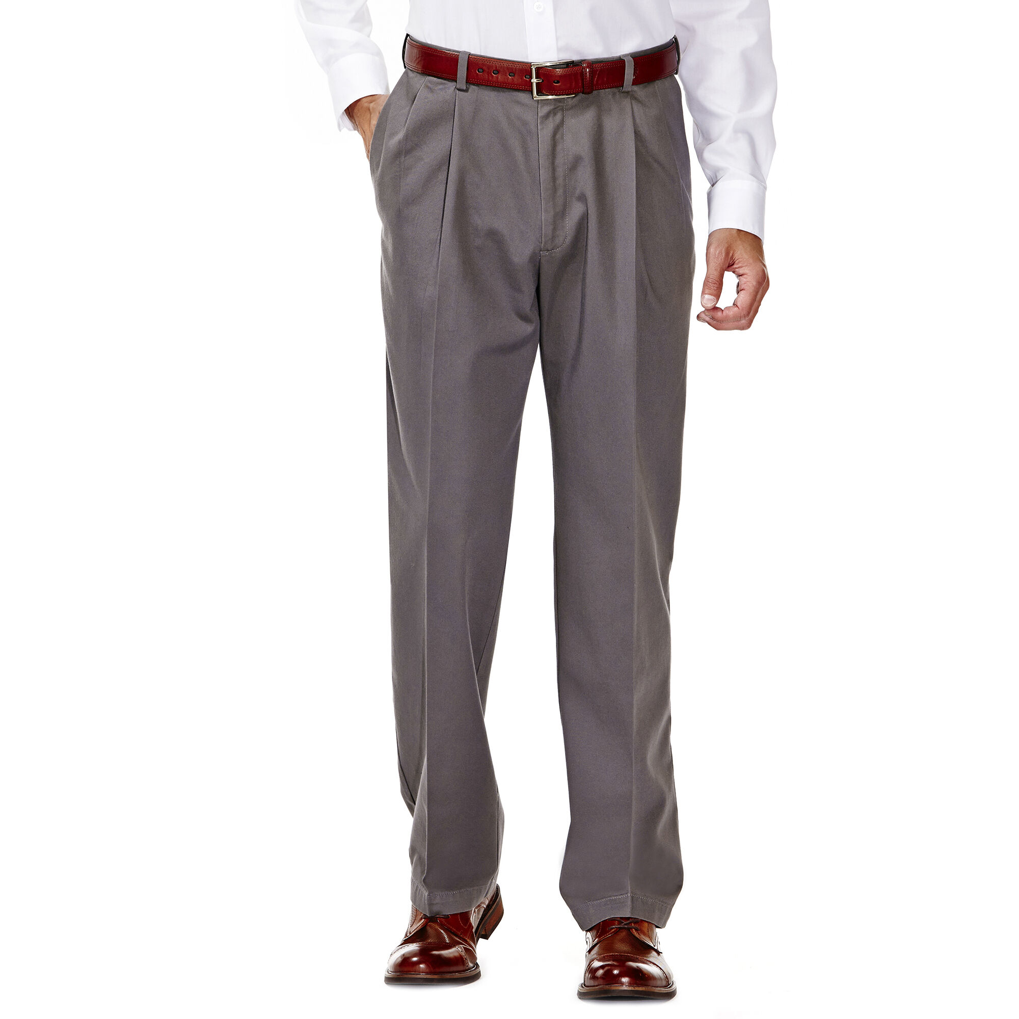 Work to Weekend Khaki Classic Fit Pleated No Iron Haggar